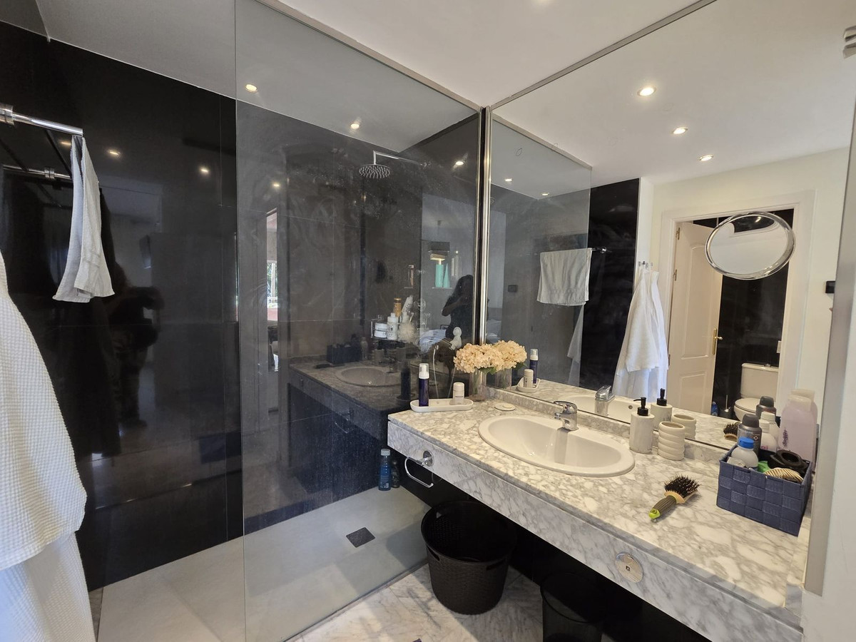 b3732bc38861bf69198ff82543f437ac - 35