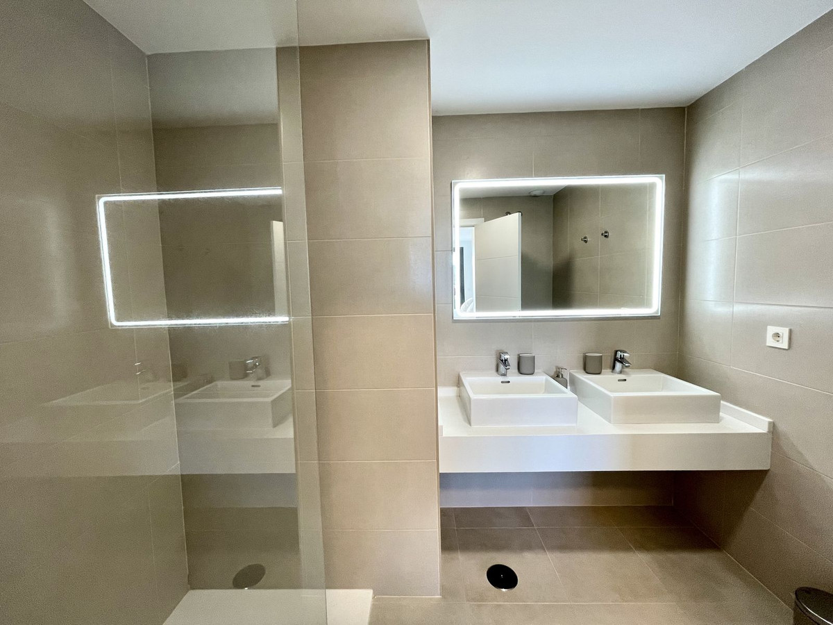 b44ff4e2d1063e047e837dd422c759a3 - 6