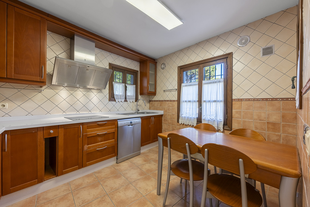 b48d547a07fb53fc868eafb0ddc47bf5 - 12