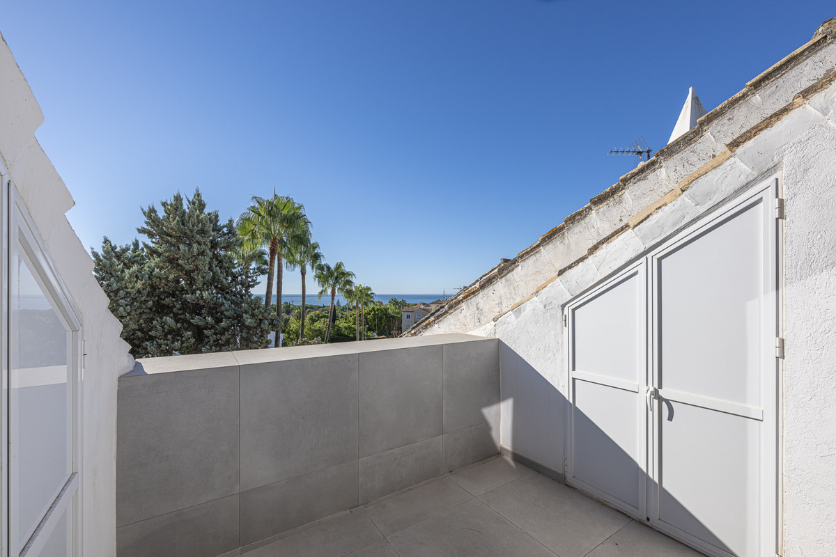 b48d547a07fb53fc868eafb0ddc47bf5 - 18