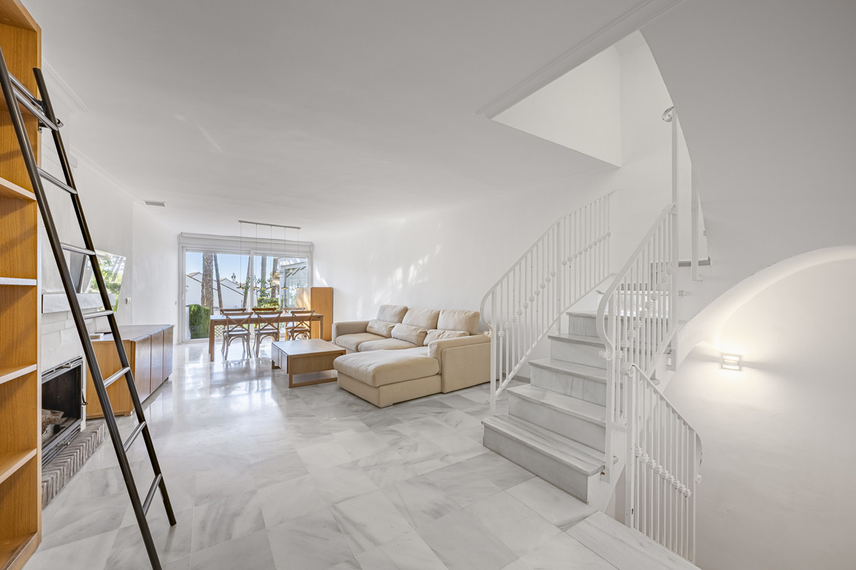 b48d547a07fb53fc868eafb0ddc47bf5 - 2