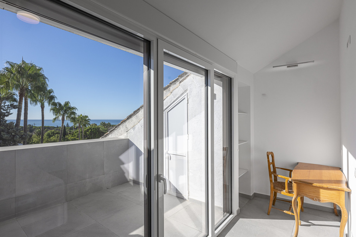 b48d547a07fb53fc868eafb0ddc47bf5 - 21