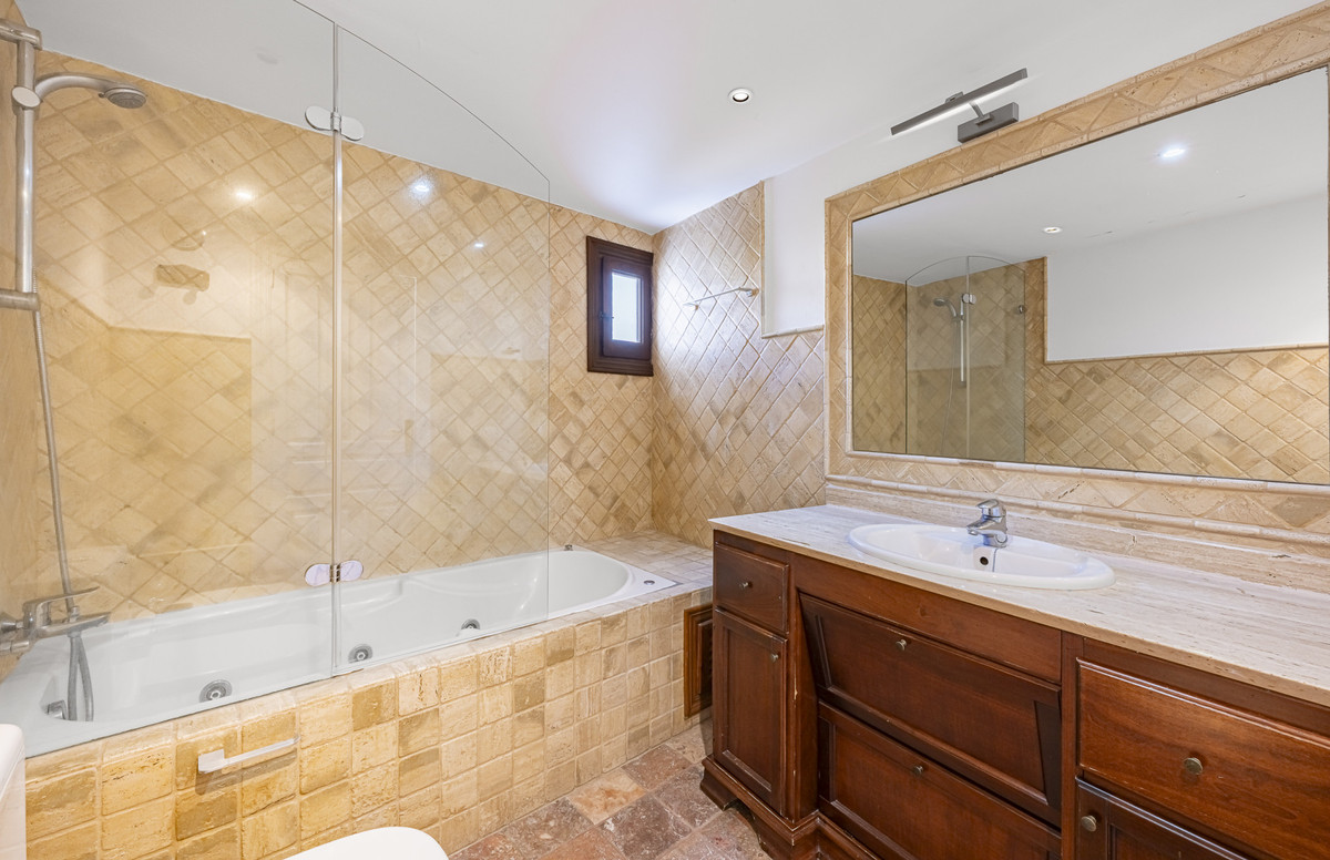 b48d547a07fb53fc868eafb0ddc47bf5 - 24