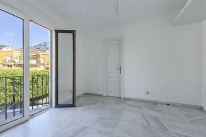 b48d547a07fb53fc868eafb0ddc47bf5 - 25