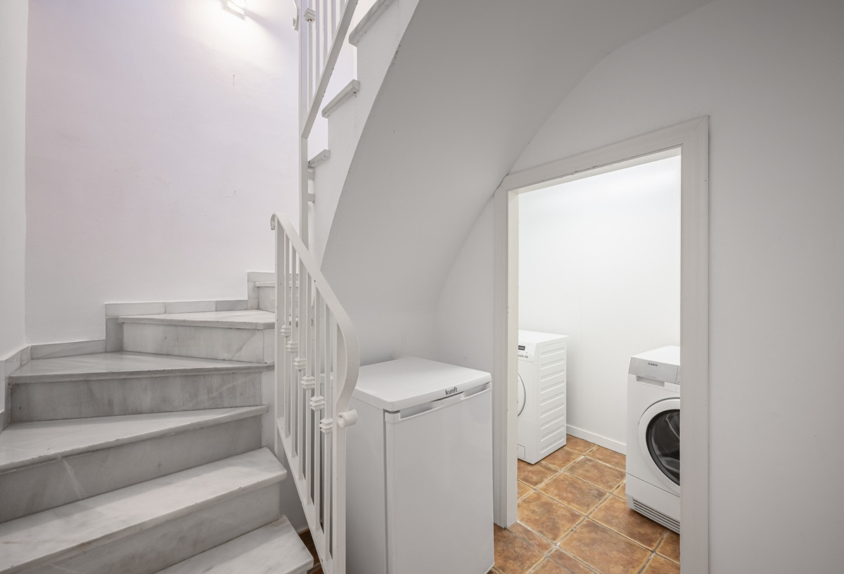 b48d547a07fb53fc868eafb0ddc47bf5 - 31