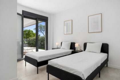 b495dd00644ee227bd6b43da77f8956a - 15