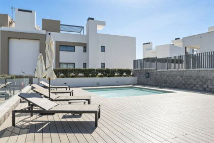 b495dd00644ee227bd6b43da77f8956a - 22