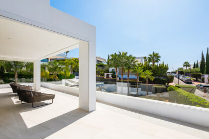 b56efa239ba2127eff5592632f679910 - 24