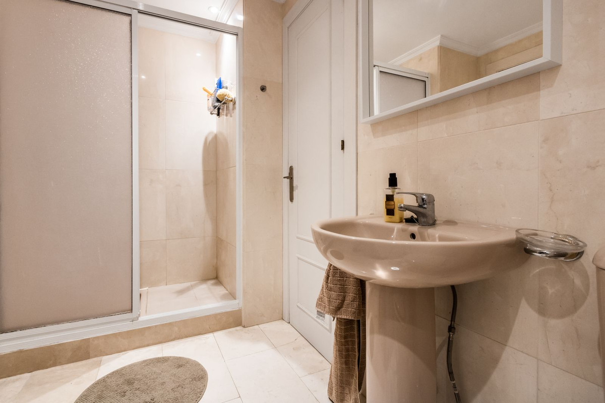 b58af84f92f2f667037532ef71ed3396 - 19