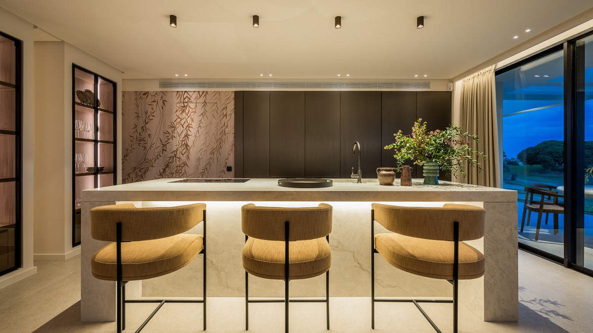 b697833487792c60229398628871d1af - 16