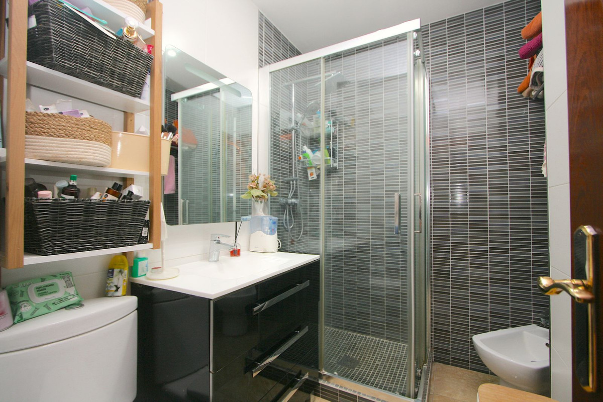 b6af5044a6a4049c2aba857c4e59af0a - 16