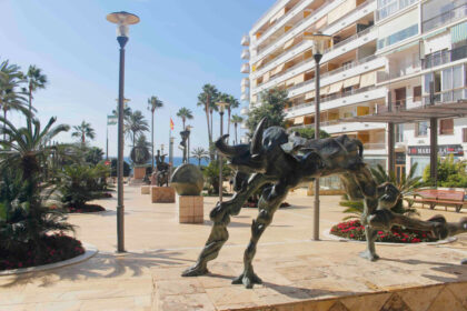 b6c23219d98455f7db5799a45ea13e75 - 25