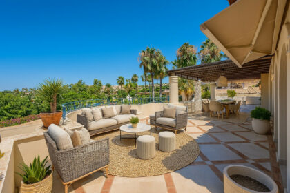 b712809718bafac489a2fb17d0838e18 - 1