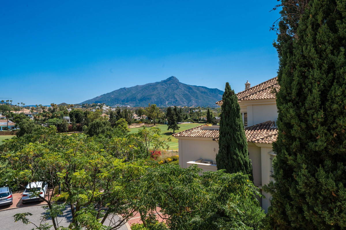 b712809718bafac489a2fb17d0838e18 - 12