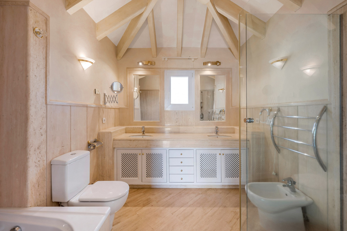 b712809718bafac489a2fb17d0838e18 - 7