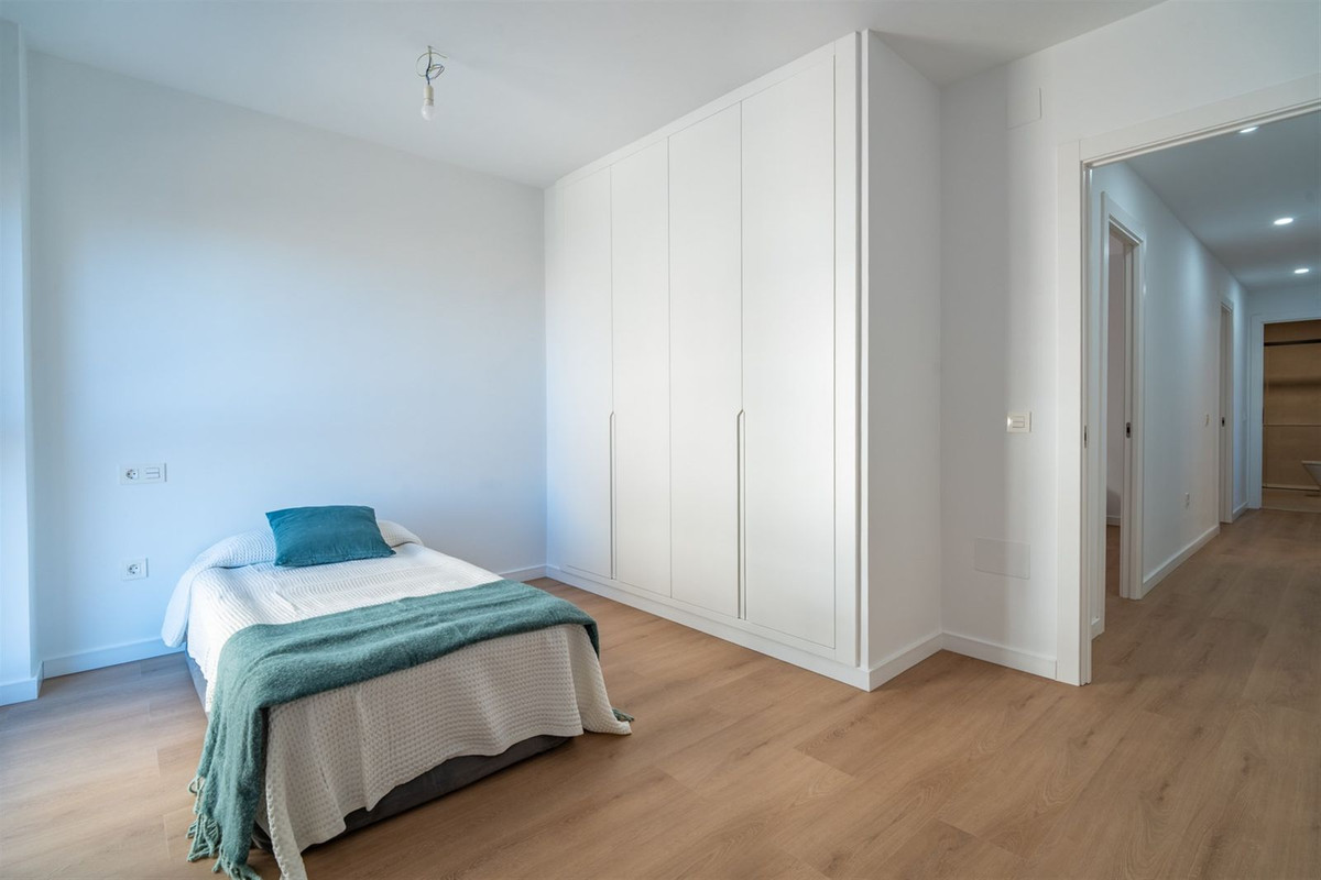 b78ce3e73f1a291606da7cd51a0f96b2 - 18