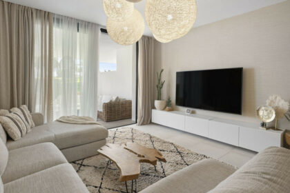 b838990abc1805fcbce56ce374db2961 - 12