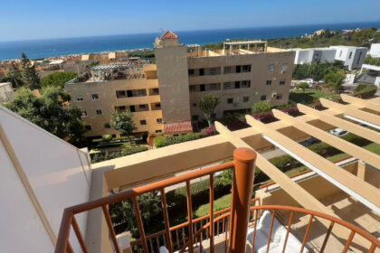 b896ac9f25b14ea6e59150239a58a1c4 - 12