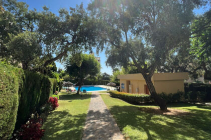 b896ac9f25b14ea6e59150239a58a1c4 - 15