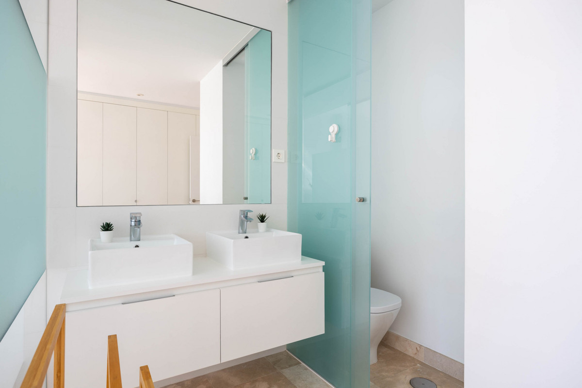 b8a075708a9ea07f570fc34a8c9be2bd - 14