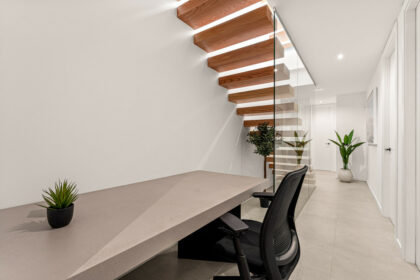 b8a31ffbd6efb7ef41dc794f24e5344d - 11