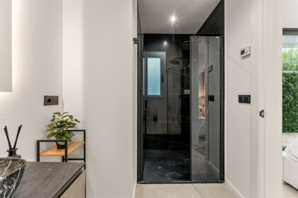 b8a31ffbd6efb7ef41dc794f24e5344d - 21