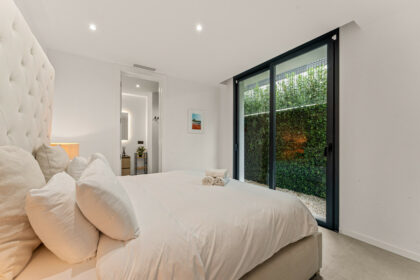 b8a31ffbd6efb7ef41dc794f24e5344d - 22