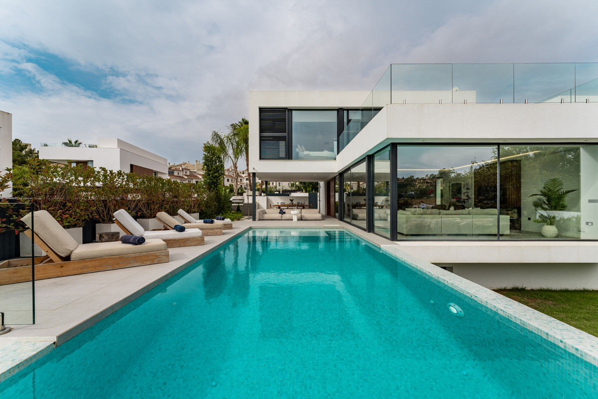 b8a31ffbd6efb7ef41dc794f24e5344d - 30