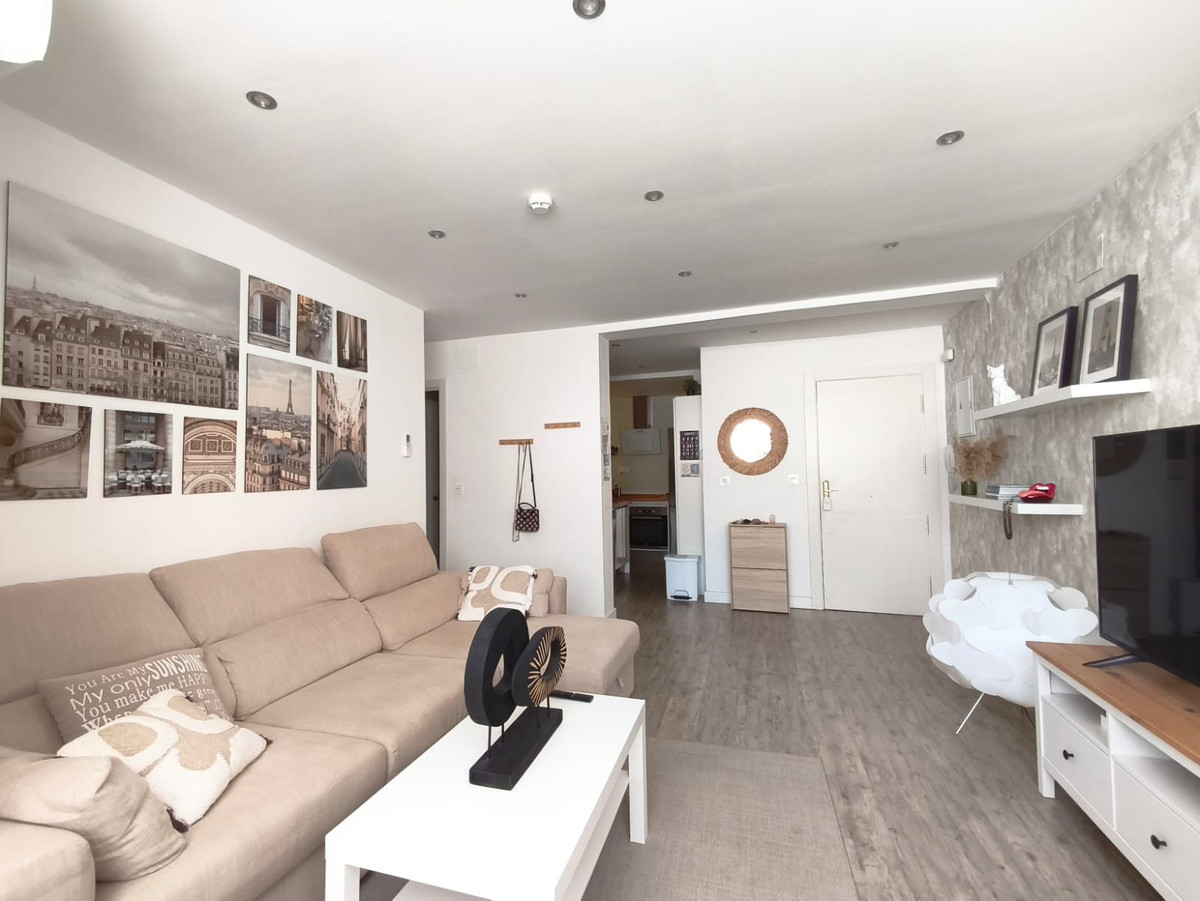 b8b6aa0b0d5016159df56ba60a9c3d16 - 12