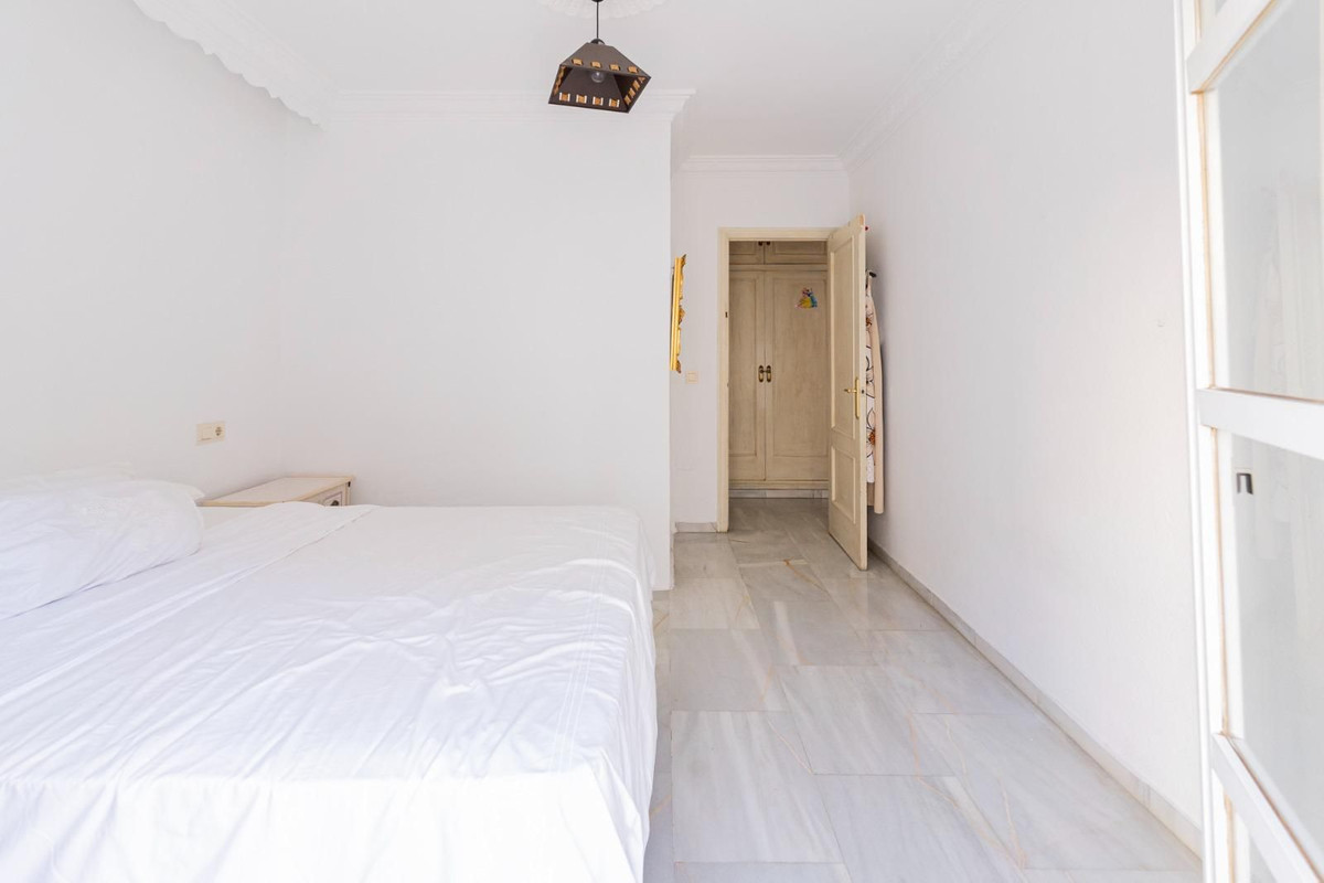 b9527fbc0ab013803e98753d9d01cfde - 14