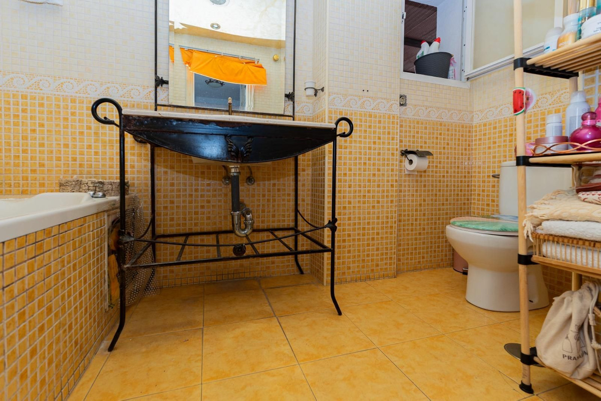 b9527fbc0ab013803e98753d9d01cfde - 15