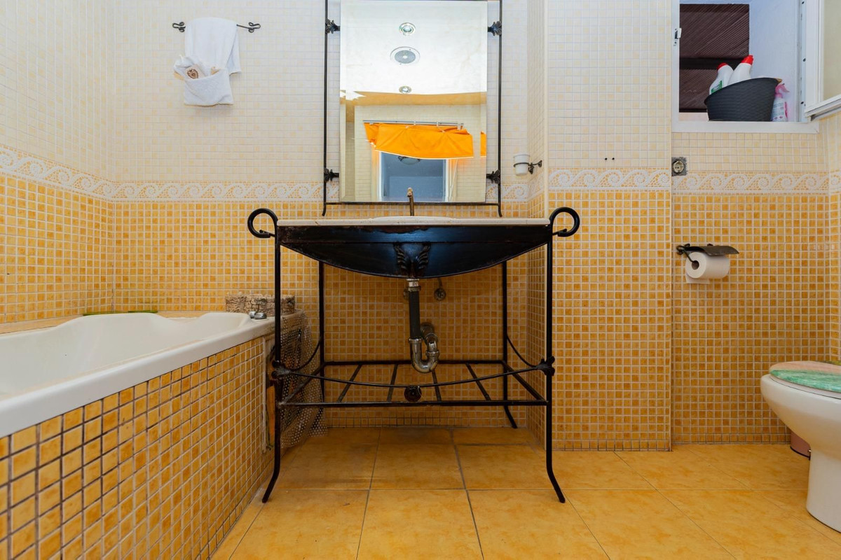 b9527fbc0ab013803e98753d9d01cfde - 17