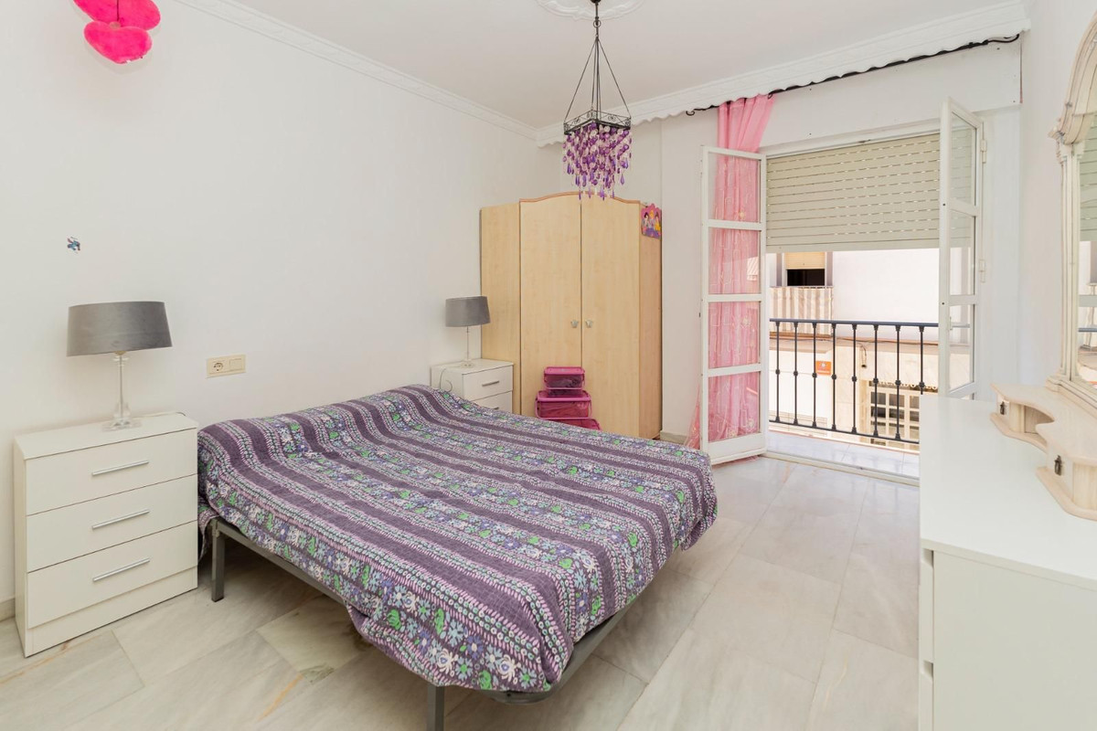 b9527fbc0ab013803e98753d9d01cfde - 18