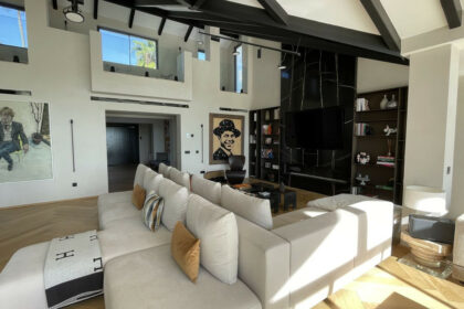 b9b22a974e27fb2d4a4064627c1de79e - 9