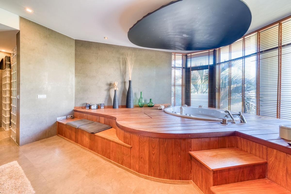 b9b9977a7425fafc0adf774e92ca54fa - 15