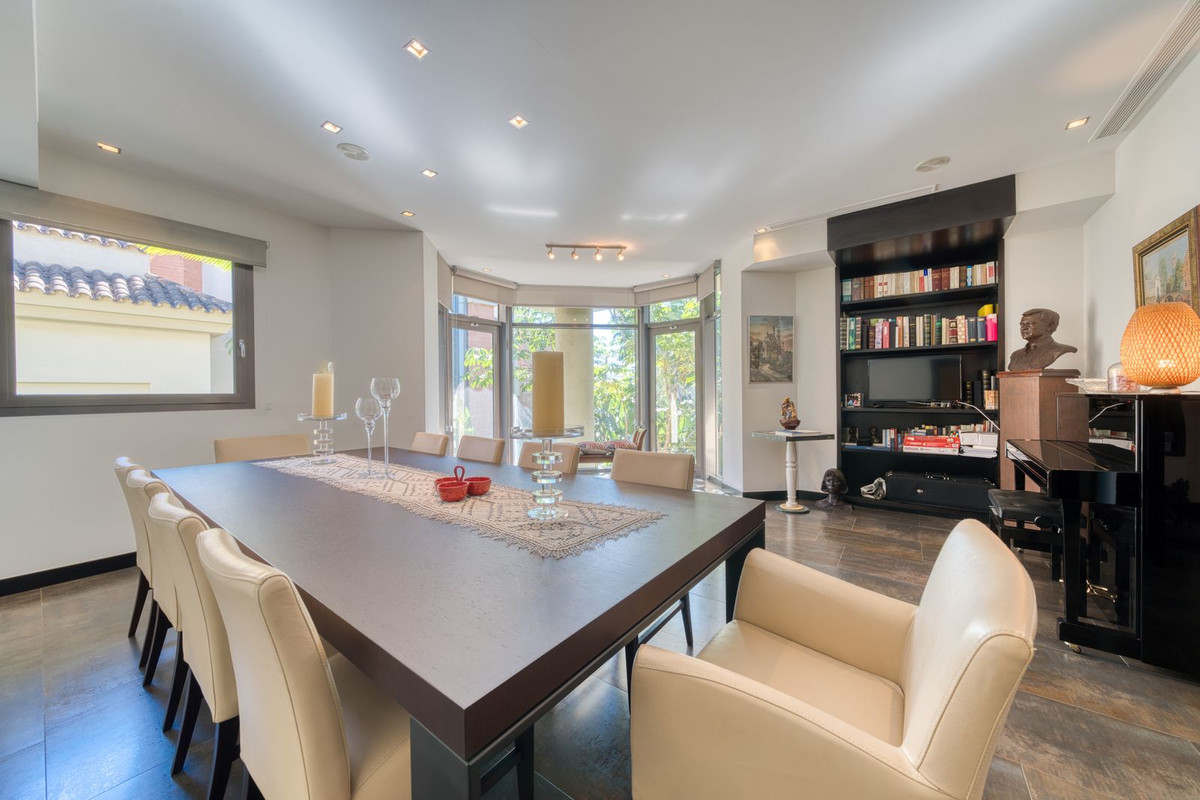 b9b9977a7425fafc0adf774e92ca54fa - 23