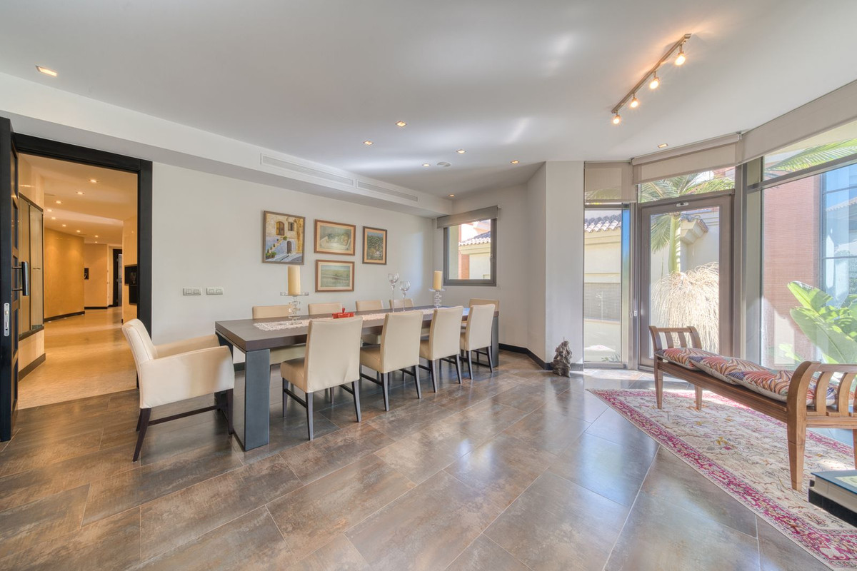 b9b9977a7425fafc0adf774e92ca54fa - 24