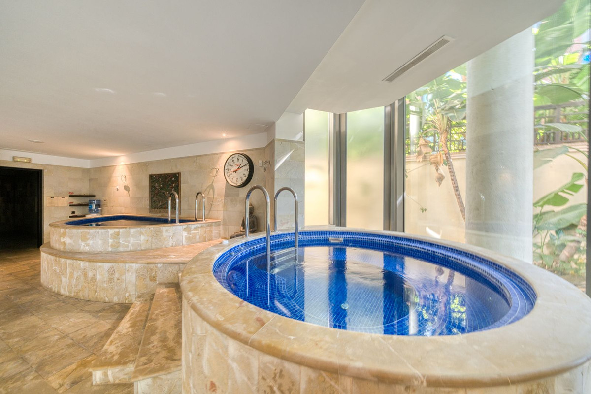 b9b9977a7425fafc0adf774e92ca54fa - 30