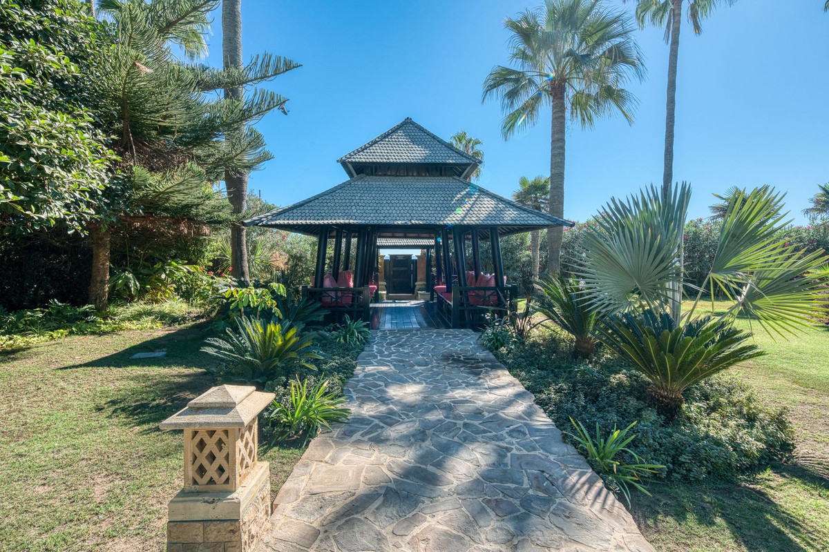 b9b9977a7425fafc0adf774e92ca54fa - 32