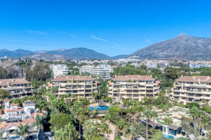 b9b9977a7425fafc0adf774e92ca54fa - 37