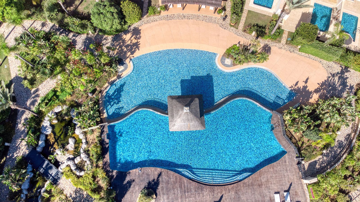 b9b9977a7425fafc0adf774e92ca54fa - 40