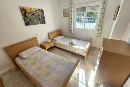 b9e07193bab172b204651099067dd897 - 16