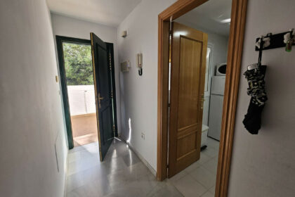 b9e07193bab172b204651099067dd897 - 32