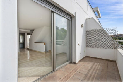 ba4b63d4b8d9327feee68463a26e6e90 - 12