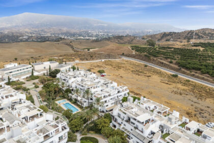 ba4b63d4b8d9327feee68463a26e6e90 - 33