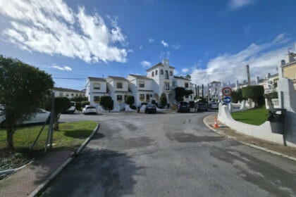 bada403603ec0faa328420fa58e5517c - 32