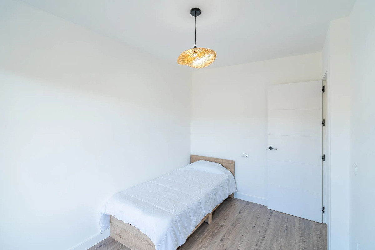 bada403603ec0faa328420fa58e5517c - 34