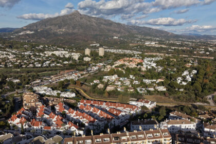 bb5f3747cbcebc29bc4353e43be6bf22 - 24