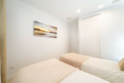 bd631cd85e0187601a45025890ee3685 - 12