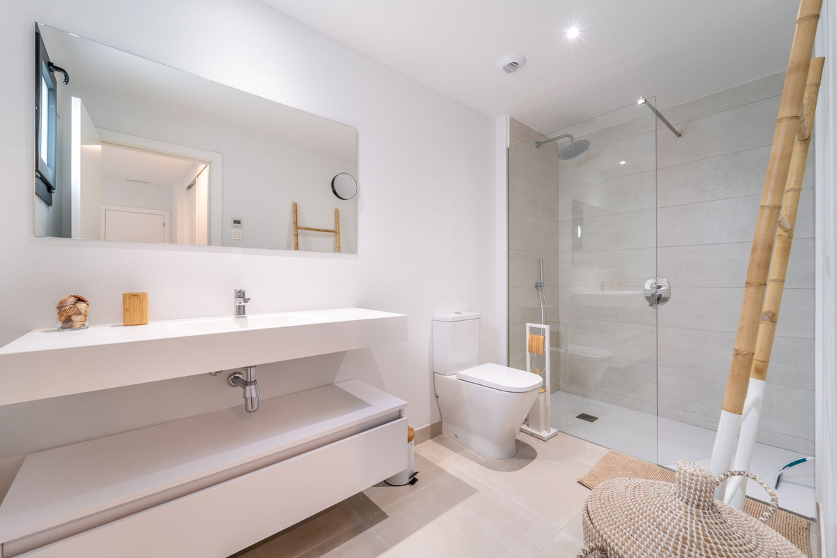 bd631cd85e0187601a45025890ee3685 - 13